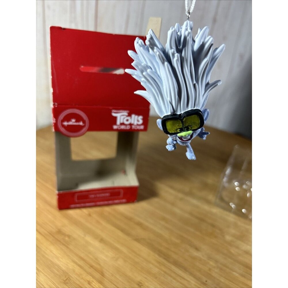 HALLMARK TINY DIAMOND TROLL WORLD TOUR 2020 RESIN CHRISTMAS ORNAMENT In box
